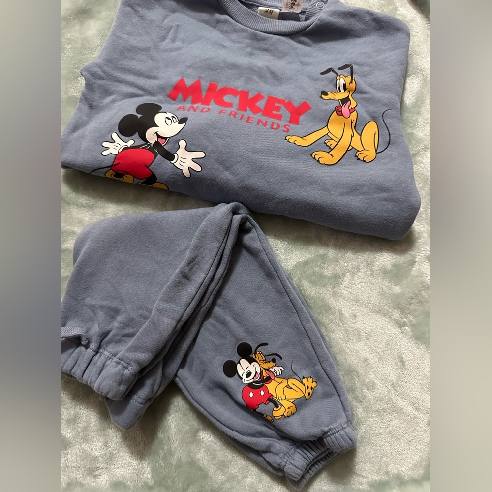 EUC H&M Mickey&Friends Sweatshirt and Sweatpants Set for 12-18M - Picture 4 of 6